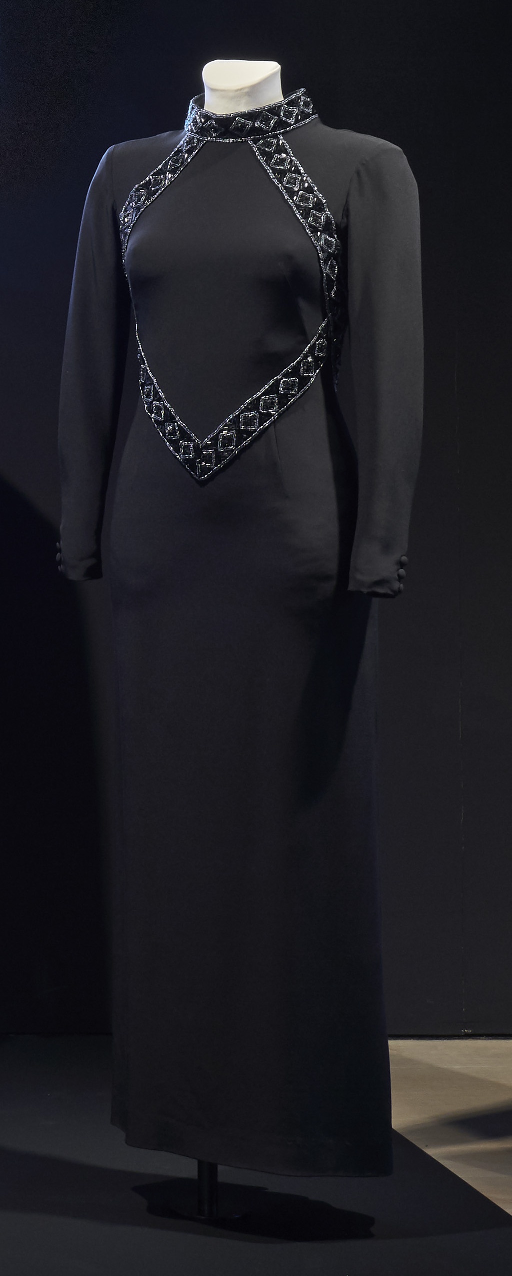 ROMY: Schwarzes Kleid